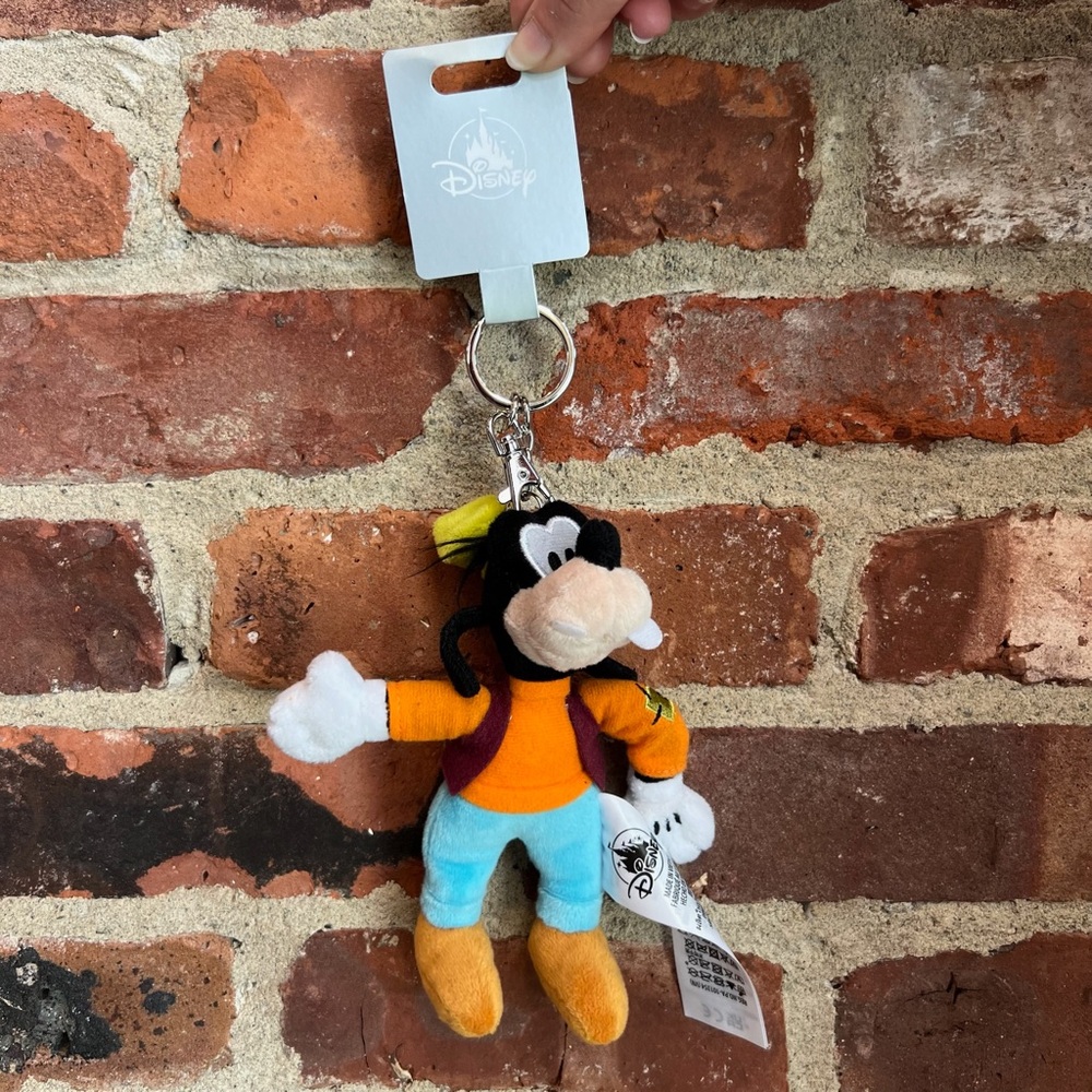 Disney Parks Goofy Plush Keychain NEW